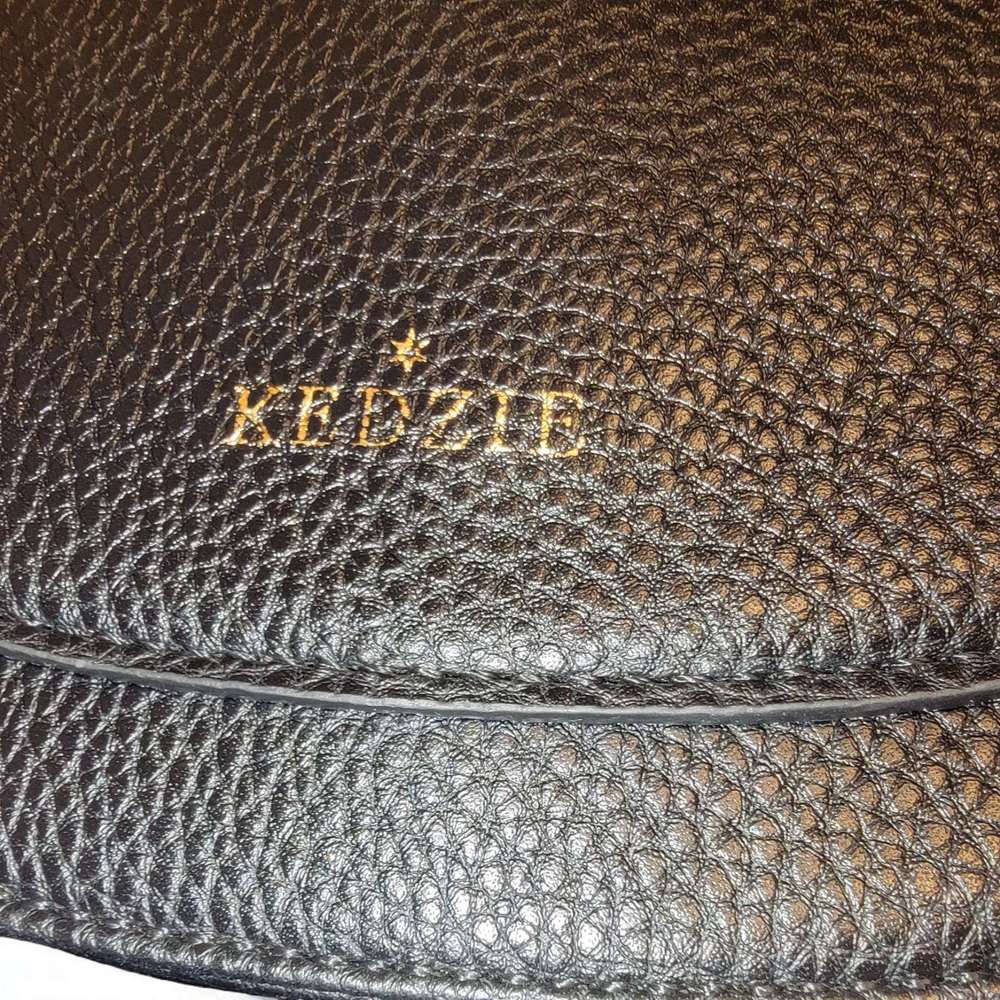 🖤✨ Kedzie Black Crossbody Bag 👜🖤 - Picture 3 of 6